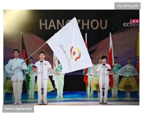 阿尔及尔中学生运动会开幕式呈现传统与现代交融的文化盛宴 阿尔及尔中学生运动会开幕式呈现传统与现代交融的文化盛宴